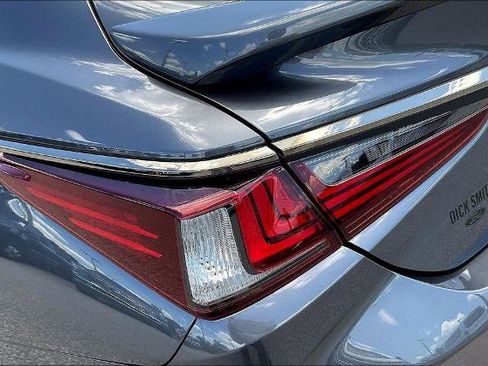 Used 2024 Lexus ES 350 F Sport w/ Accessory Package (Z2) FWD image 23