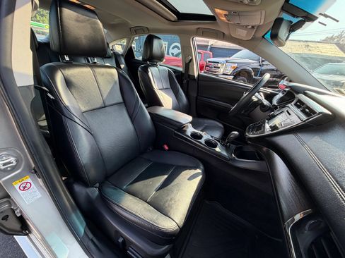 Used 2016 Toyota Avalon XLE Plus FWD image 31