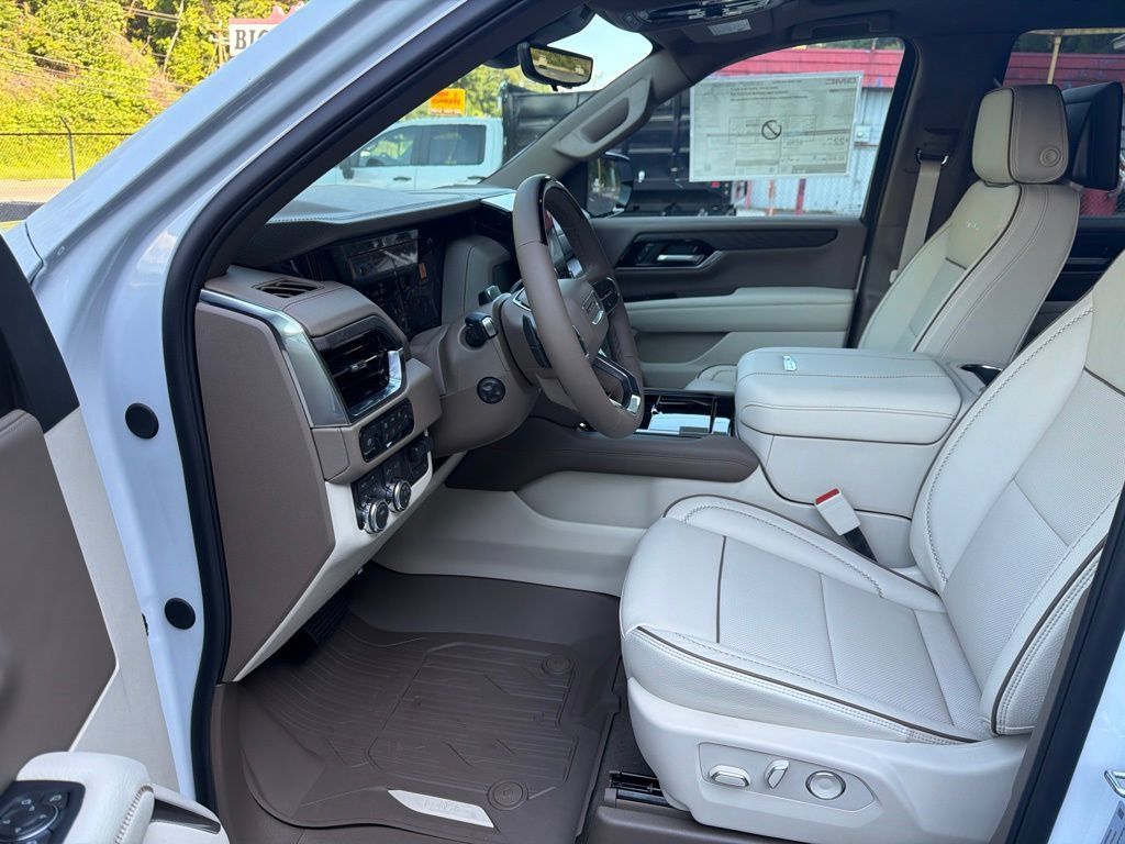 New 2026 GMC Yukon Denali w/ Denali Reserve Package AWD/4WD image 9