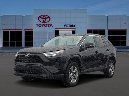 Used 2025 Toyota RAV4 XLE image 1