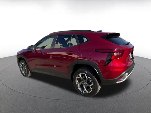 Used 2025 Chevrolet Trax LT image 10