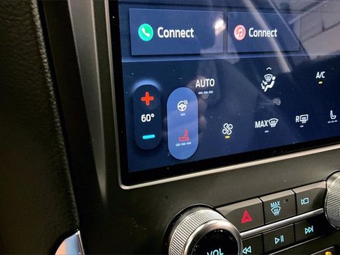 Used 2024 Ford Edge Titanium image 31