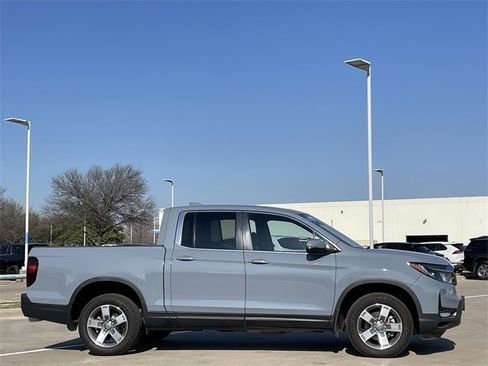 Used 2025 Honda Ridgeline RTL image 3