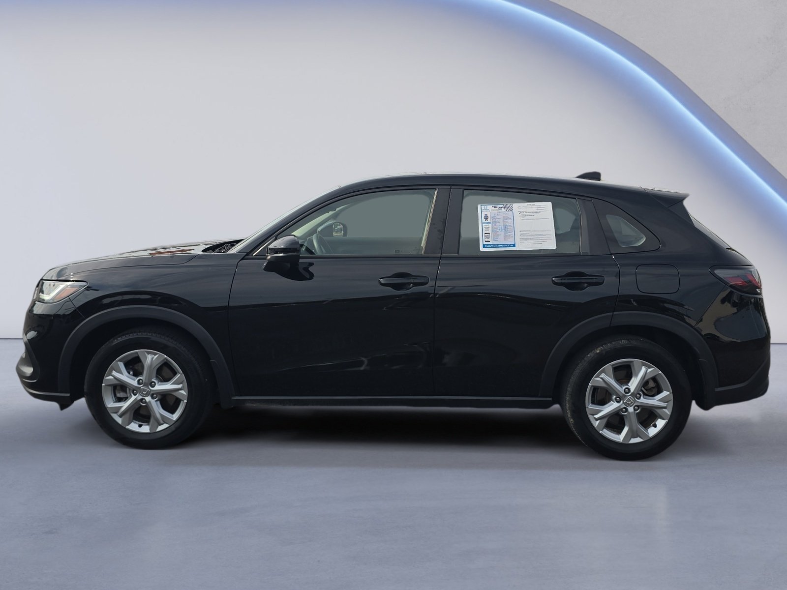 Used 2025 Honda HR-V LX image 2