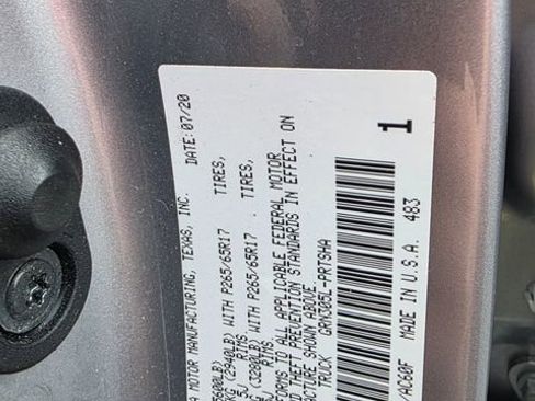 Used 2020 Toyota Tacoma TRD Sport image 6