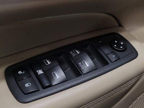 Used 2021 Jeep Grand Cherokee Limited w/ Premium Lighting Group AWD/4WD image 27