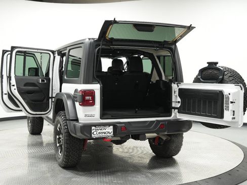 Used 2024 Jeep Wrangler Unlimited Rubicon w/ Convenience Group AWD/4WD image 12