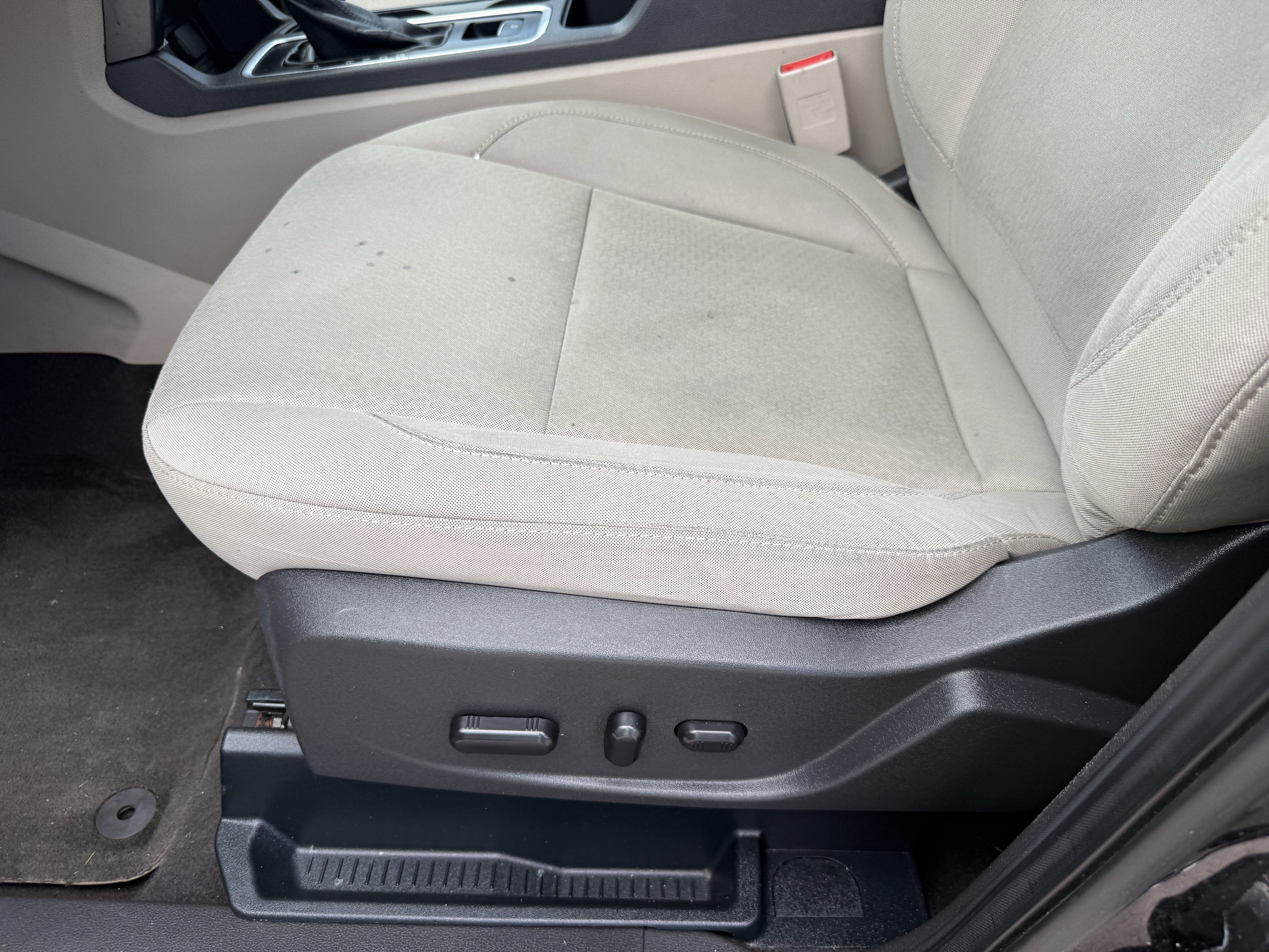 Used 2017 Ford Escape SE FWD image 28