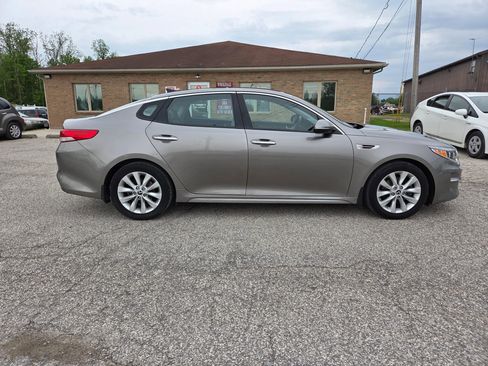 Used 2016 Kia Optima EX w/ Premium Package FWD image 4