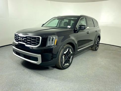 Certified 2023 Kia Telluride S image 2