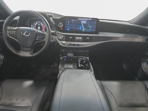 Used 2023 Lexus LS 500 w/ Accessory Package (Z2) RWD image 12