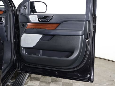 Used 2023 Lincoln Navigator Reserve AWD/4WD image 34