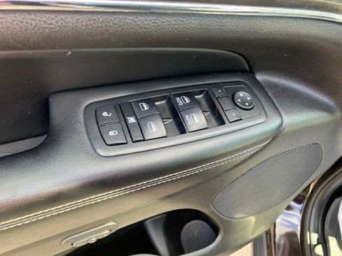 Used 2017 Jeep Grand Cherokee Limited AWD/4WD image 10