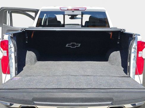 Used 2019 Chevrolet Silverado 1500 High Country w/ Technology Package AWD/4WD image 14