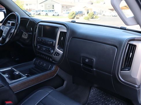 Used 2017 GMC Sierra 1500 Denali w/ Denali Ultimate Package AWD/4WD image 17
