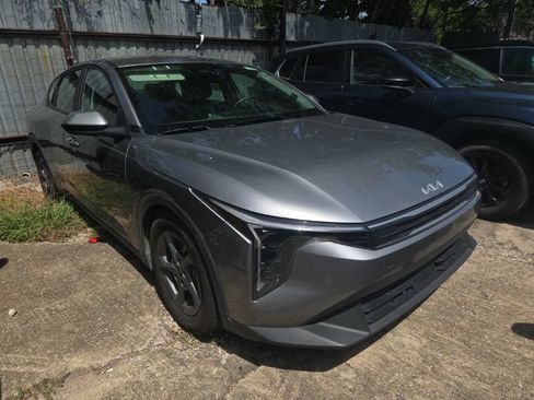 Used 2025 Kia K4 FWD image 6