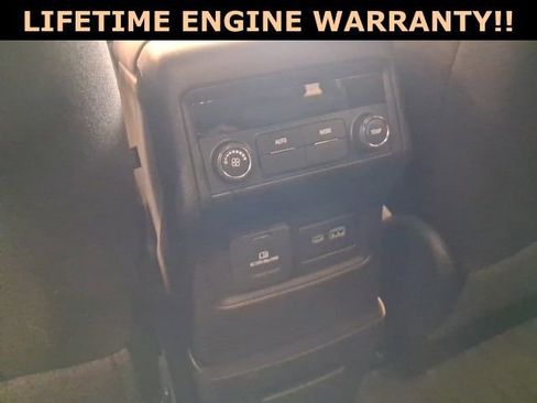 Used 2023 GMC Acadia SLE w/ Driver Convenience Package image 20