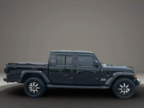 Used 2020 Jeep Gladiator Overland AWD/4WD image 6