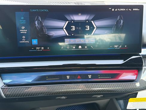 New 2027 BMW M5 w/ Carbon Package AWD/4WD image 34