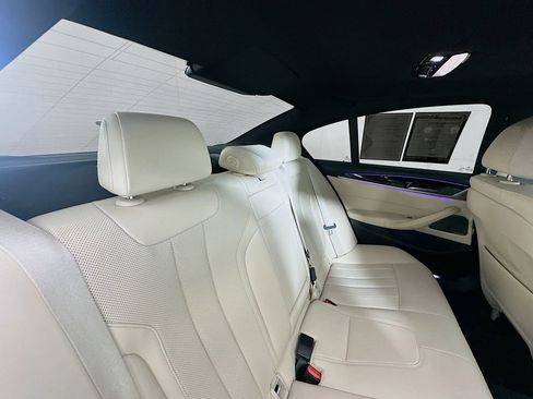 Used 2021 BMW 530i xDrive 530i xDrive w/ Premium Package image 27