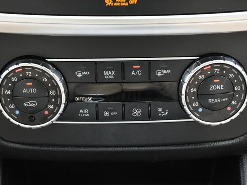 Used 2016 Mercedes-Benz GL 550 4MATIC image 23