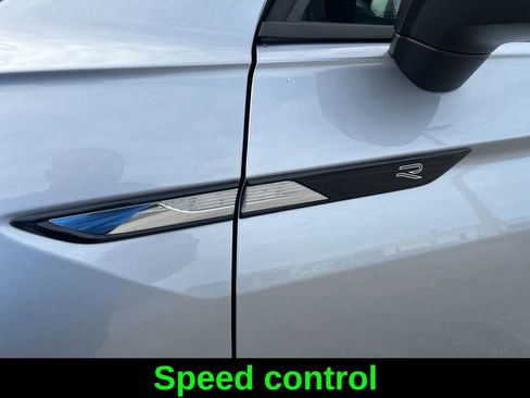 Used 2023 Volkswagen Tiguan SE R-Line image 21