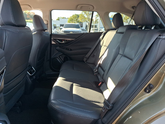 Used 2023 Subaru Outback Limited AWD/4WD image 18