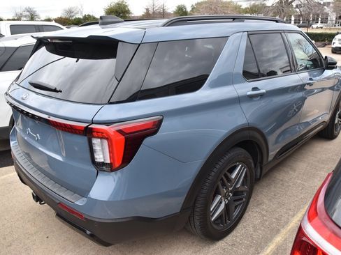 Certified 2025 Ford Explorer ST-Line w/ Premium Package image 6