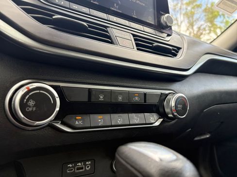 Used 2024 Nissan Altima 2.5 SV image 24