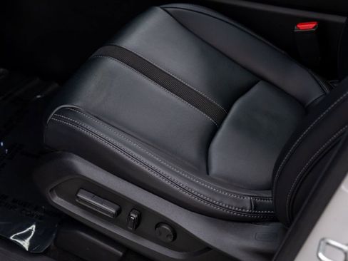 Used 2023 Honda Pilot Touring image 17