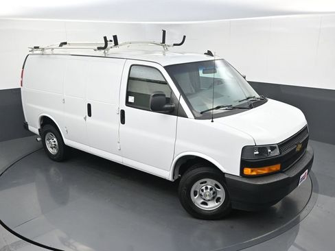 Used 2022 Chevrolet Express 2500 w/ Driver Convenience Package RWD image 26
