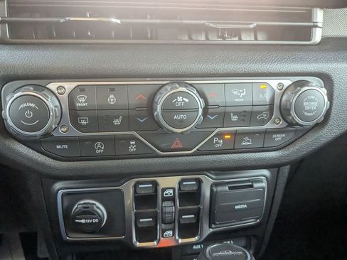 New 2026 Jeep Gladiator Sport AWD/4WD image 22