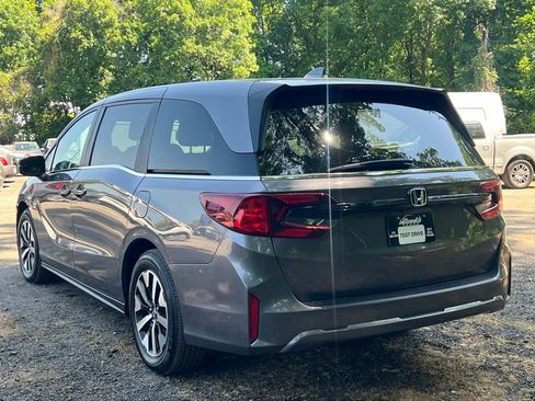Used 2025 Honda Odyssey EX-L image 3