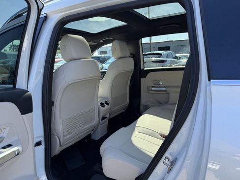 Certified 2025 Mercedes-Benz GLB 250 image 17