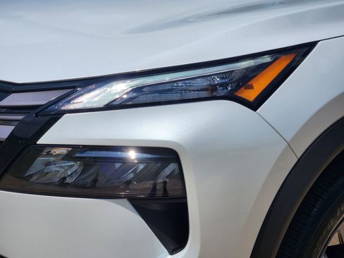 New 2026 Nissan Rogue SV AWD/4WD image 10