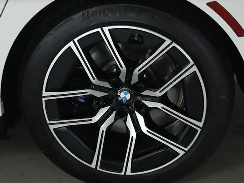 Used 2025 BMW 740i xDrive image 42