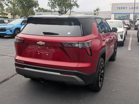 New 2026 Chevrolet Equinox LT w/ Safety and Technology Package FWD image 8