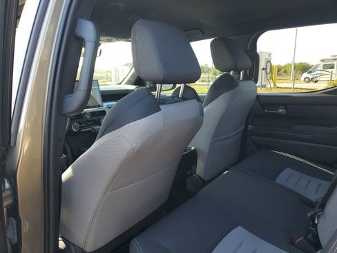 Used 2025 Toyota Tacoma TRD Sport RWD image 9