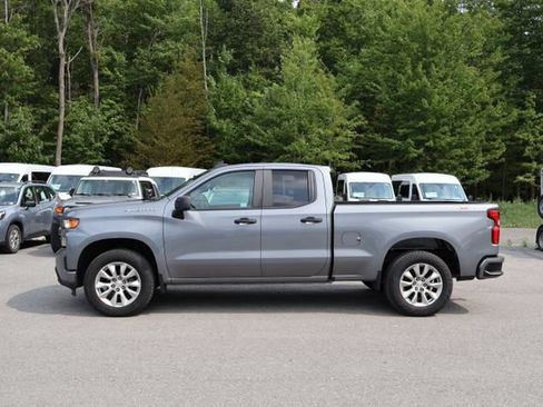 Used 2020 Chevrolet Silverado 1500 Custom w/ Custom Value Package AWD/4WD image 4