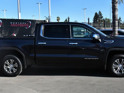 Used 2025 GMC Sierra 1500 SLT AWD/4WD image 9