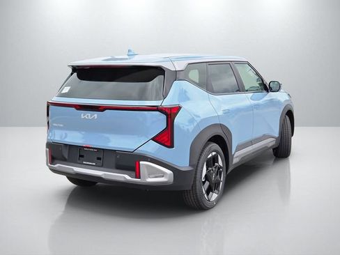 New 2027 Kia Seltos S FWD image 4