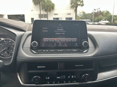 Used 2023 Nissan Rogue SV FWD image 25