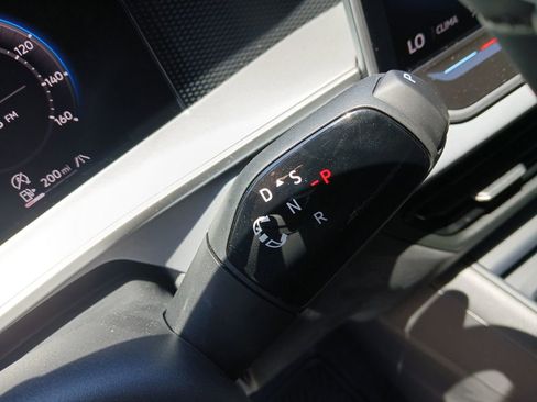 New 2025 Volkswagen Tiguan SE image 23