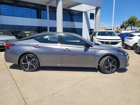 New 2026 Nissan Altima 2.5 SR FWD image 4