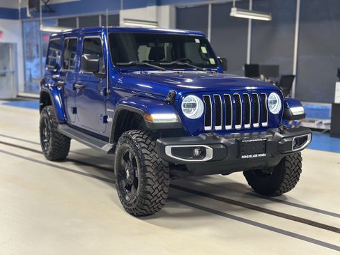 Used 2018 Jeep Wrangler Unlimited Sahara w/ Dual Top Group image 3