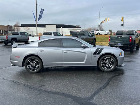 Used 2014 Dodge Charger R/T image 9