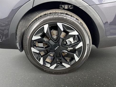 Certified 2025 Kia Sorento EX FWD image 32