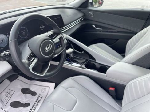 Used 2024 Hyundai Elantra Limited FWD image 11