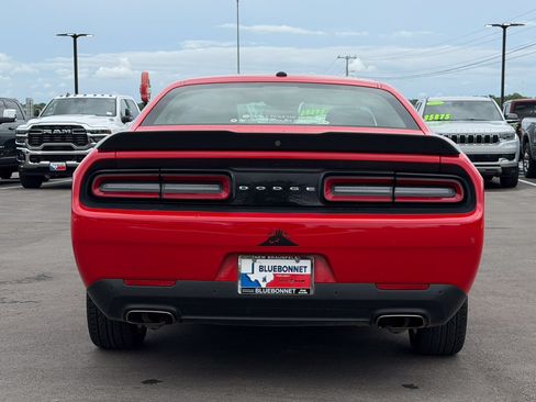 Used 2019 Dodge Challenger SXT w/ Driver Convenience Group RWD image 6