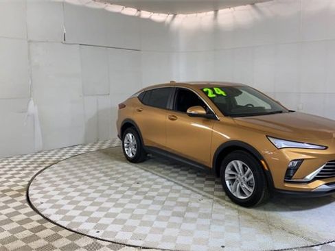 Used 2024 Buick Envista Preferred w/ Convenience I Package image 2